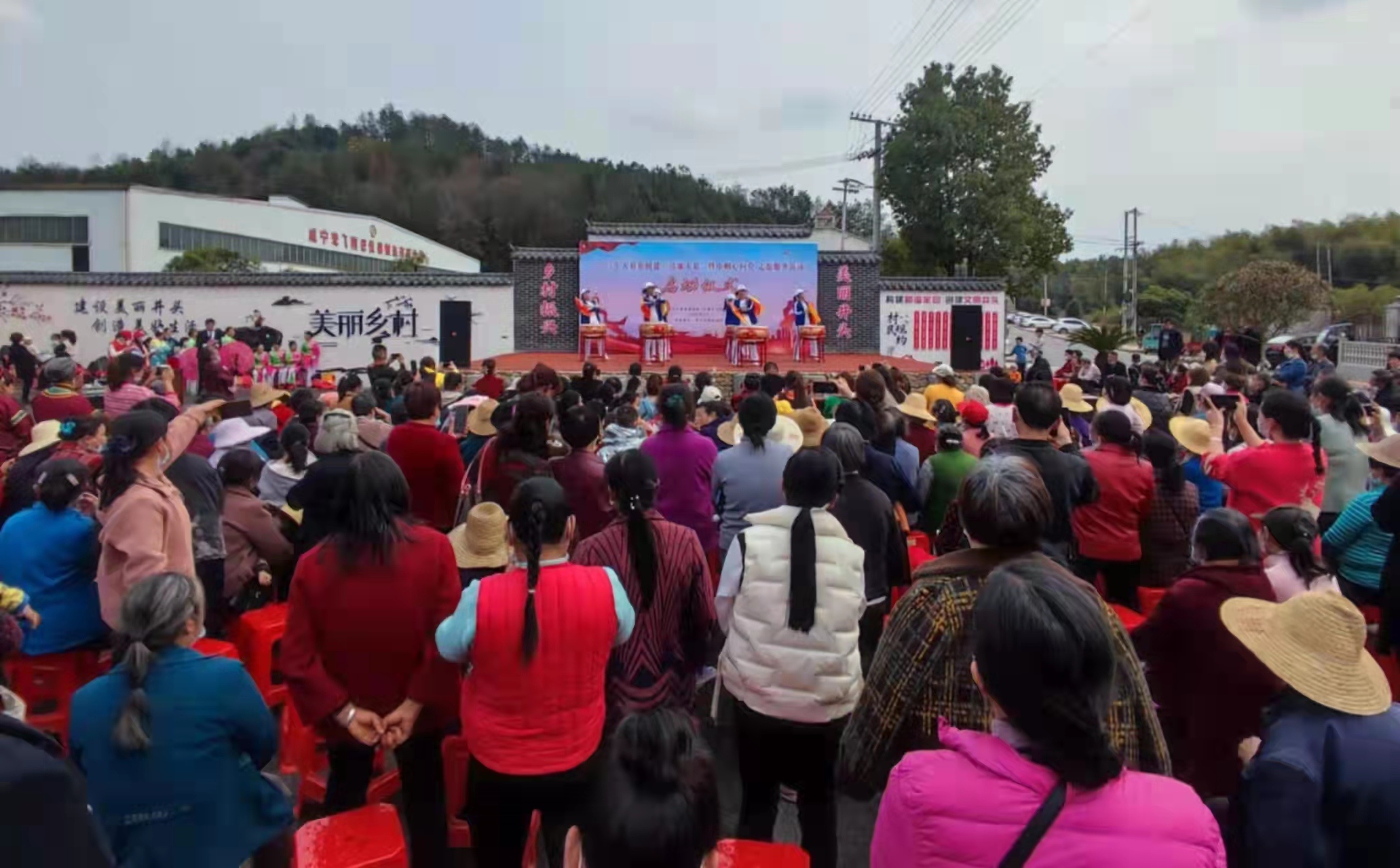 咸安大幕乡:乡村土戏台引领巾帼新生活