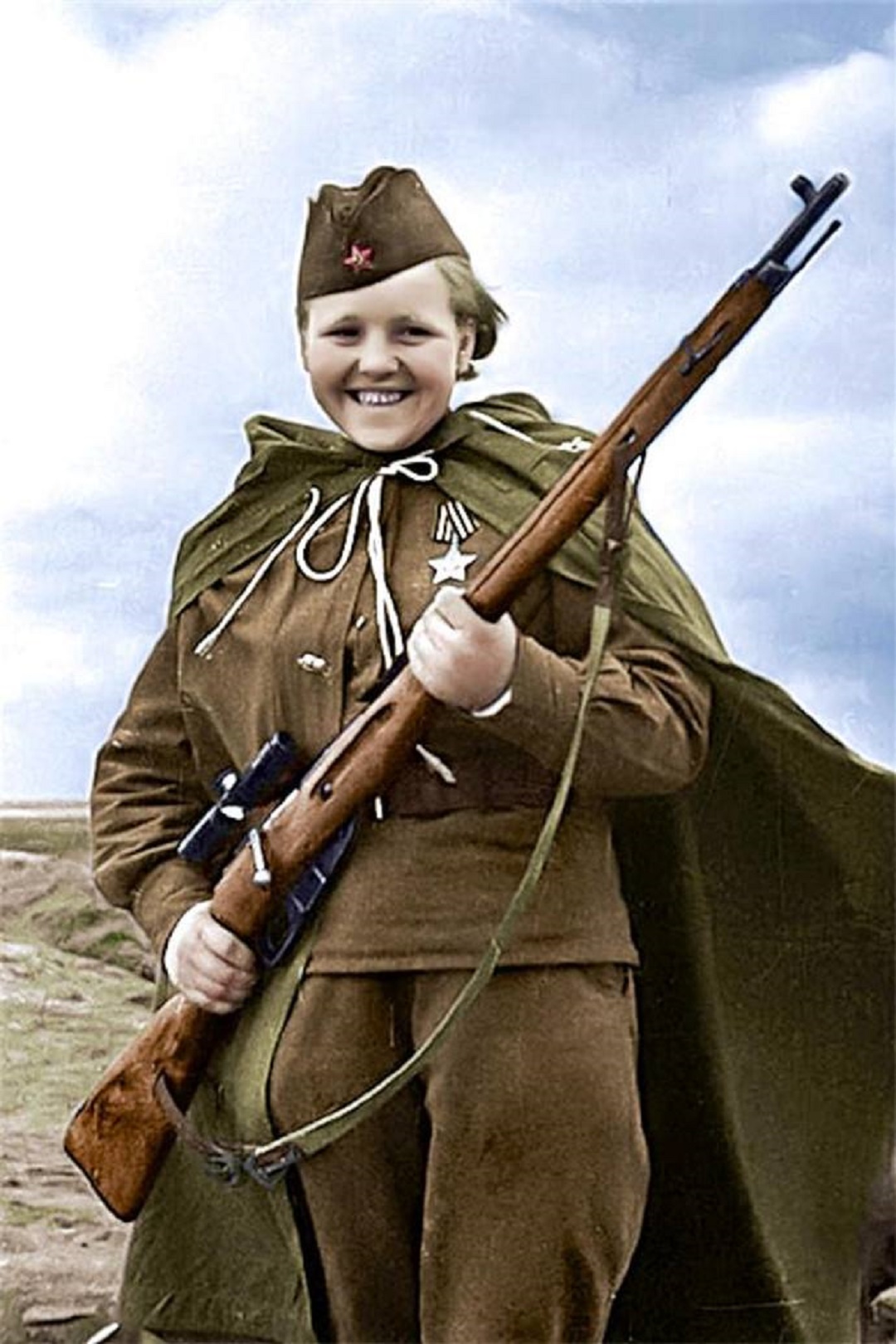 二战苏联女兵为何都穿着裙子打仗?上了前线还能正常发挥么