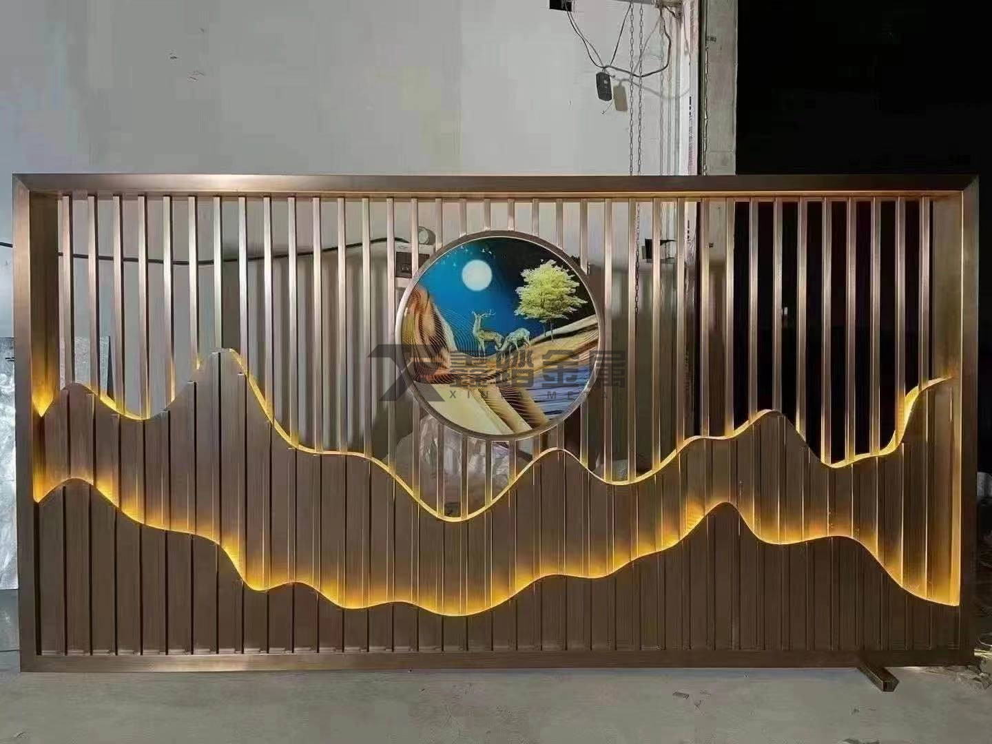 大户型入户山形不锈钢玄关屏风隔断亲近艺术的气息