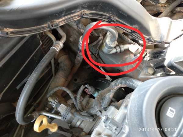 汽车空调冷凝水是怎么排出来的