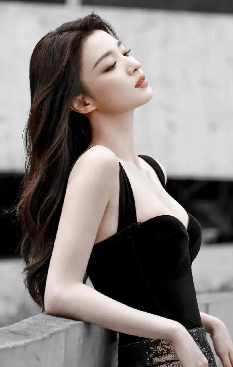 黑龙江新闻夜航的漂亮主播~小翟  怎么莫名其妙下岗了呢?