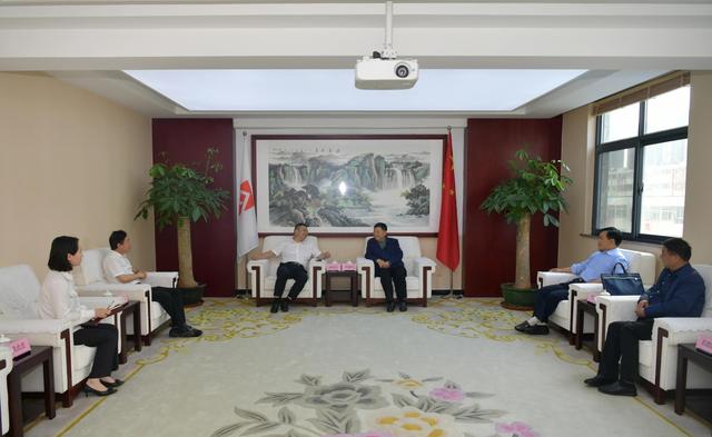 驻马店市见义勇为协会理事长乔登华莅临鹏宇集团调研指导