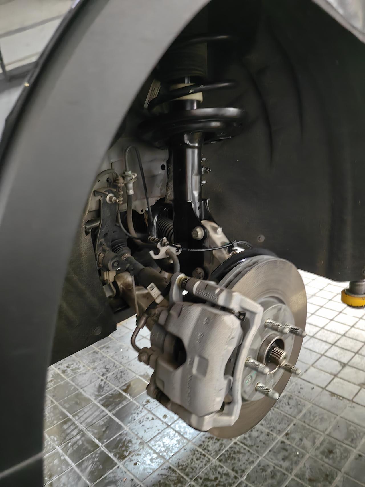 xt4左前轮底盘异响