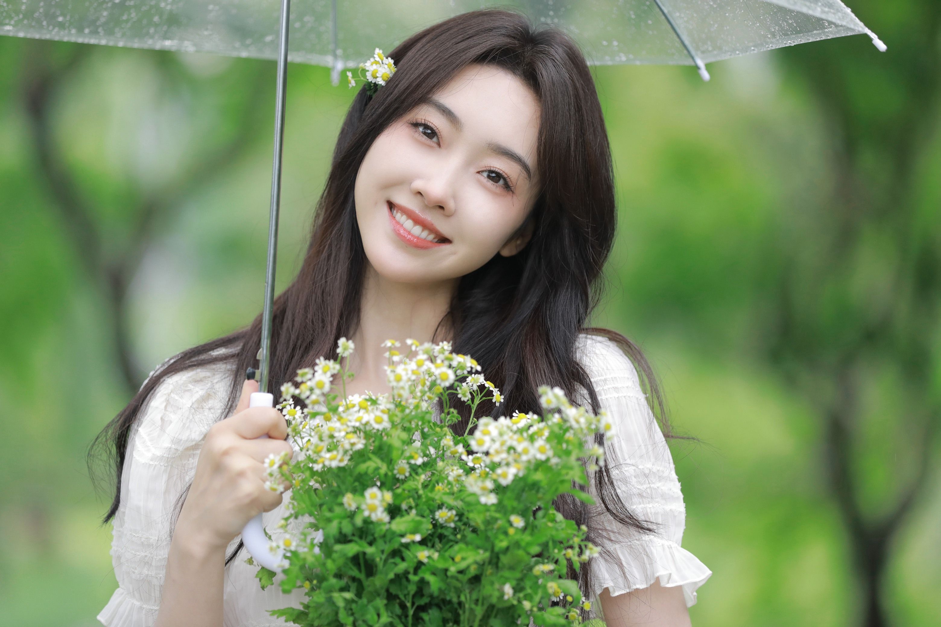 宣璐白色连衣裙甜美可爱写真