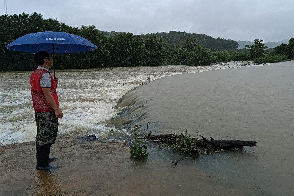 江华大路铺镇:全力做好防大汛保安全工作