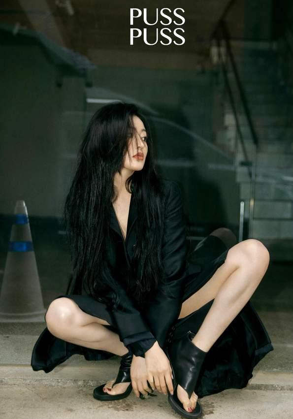 张天爱下蹲后,谁注意到她的小腿肚,少动一下都没这效果