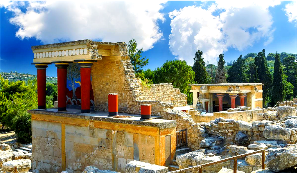 地中海建筑风格演变:从米诺斯宫殿到迈锡尼墓穴的探索