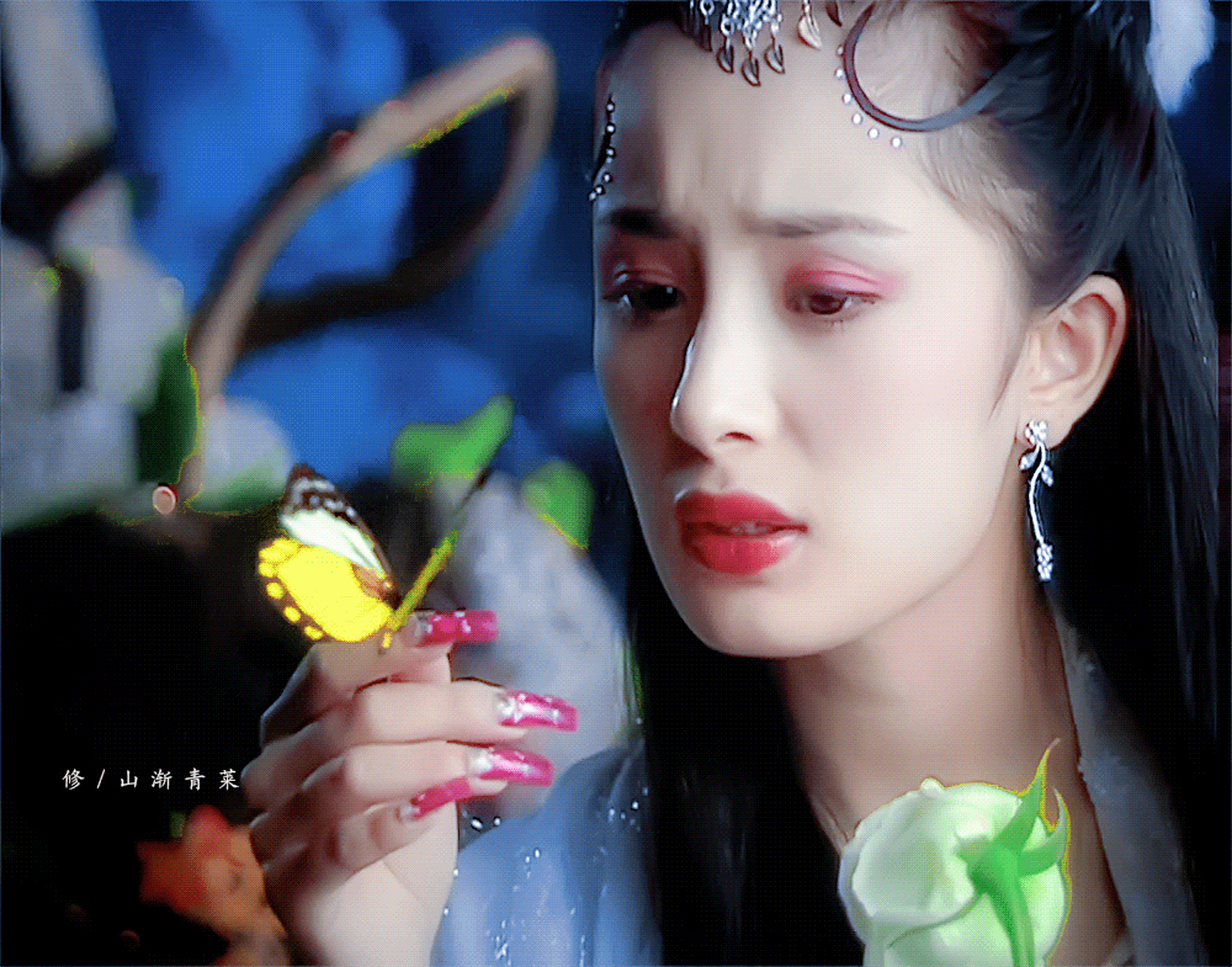 杨幂的聂小倩太帅了,一颦一笑都那么迷人,还有点会说话的狐狸眼.