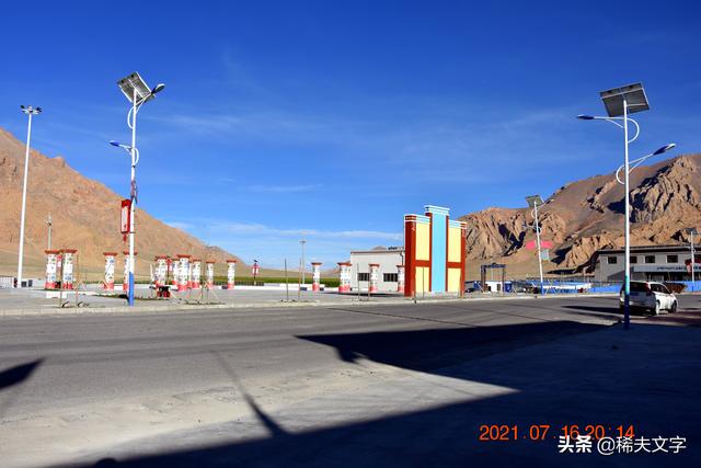 据说,整个多玛乡,人口仅有2000多,镇上人口便更少了.