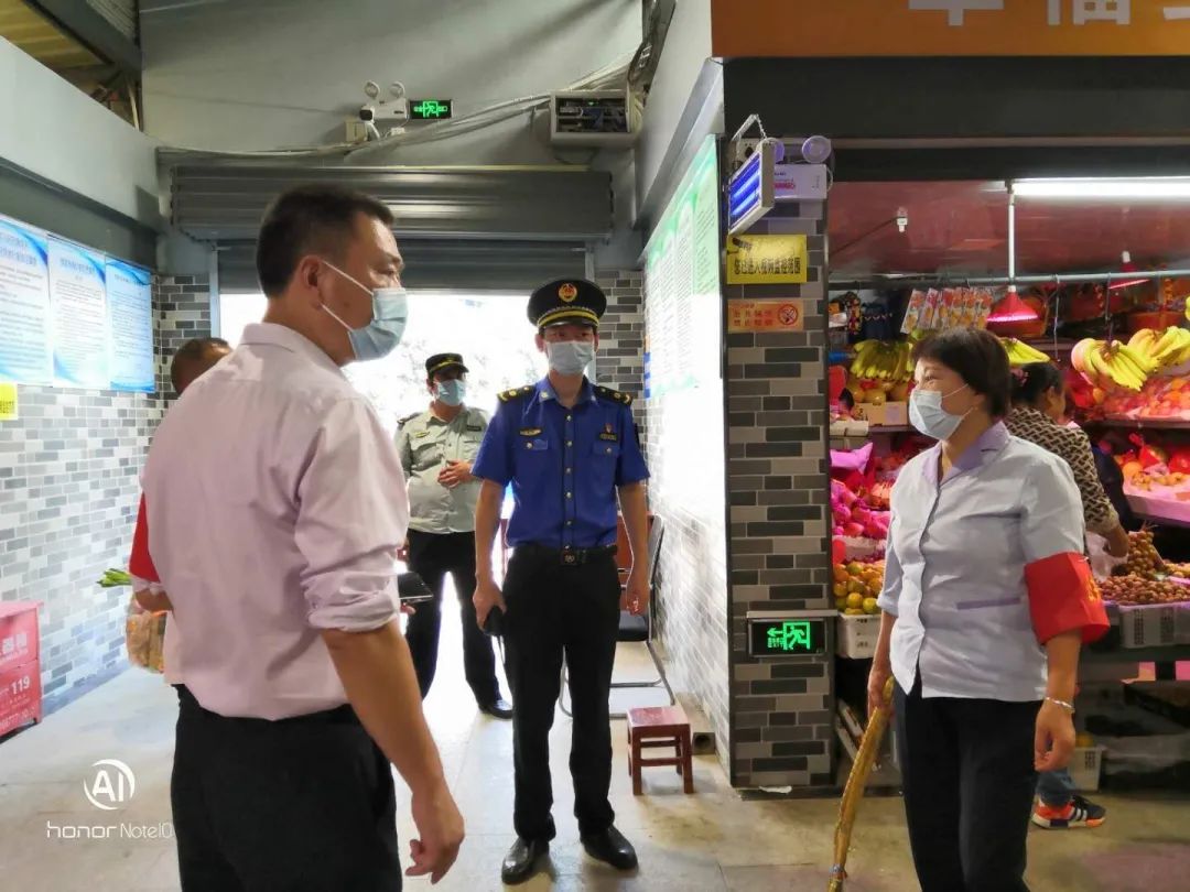 坚守!就是这些珞珈人的假期