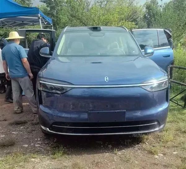 爆款预订！全新问界M7实车曝光：小M8实锤 销量稳了