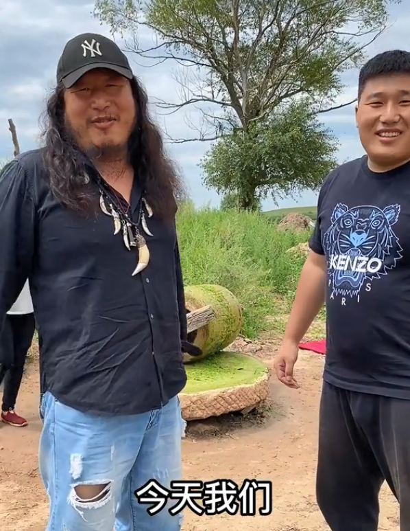 没底线!毛子哥夸自家羊肉有"青草味",放调料是对它的侮辱