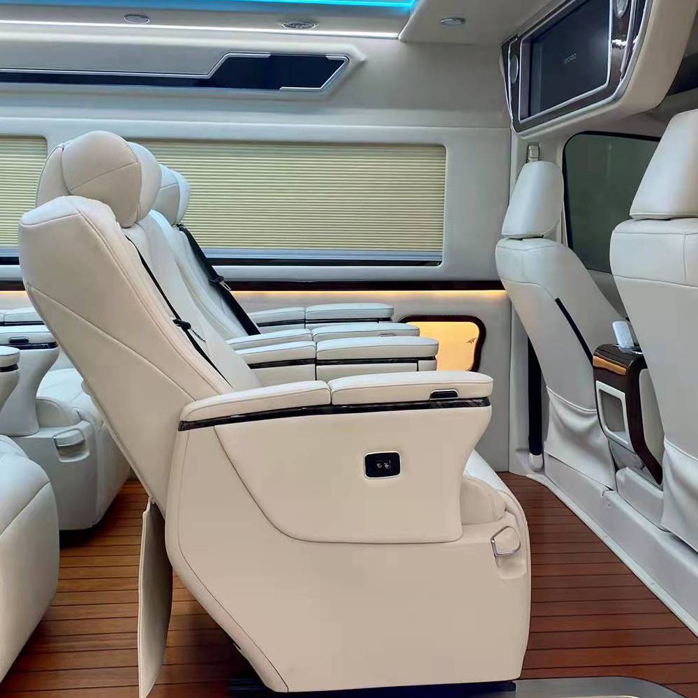 21款丰田海狮9座商务车豪华内饰升级航空座椅沙发床木地板