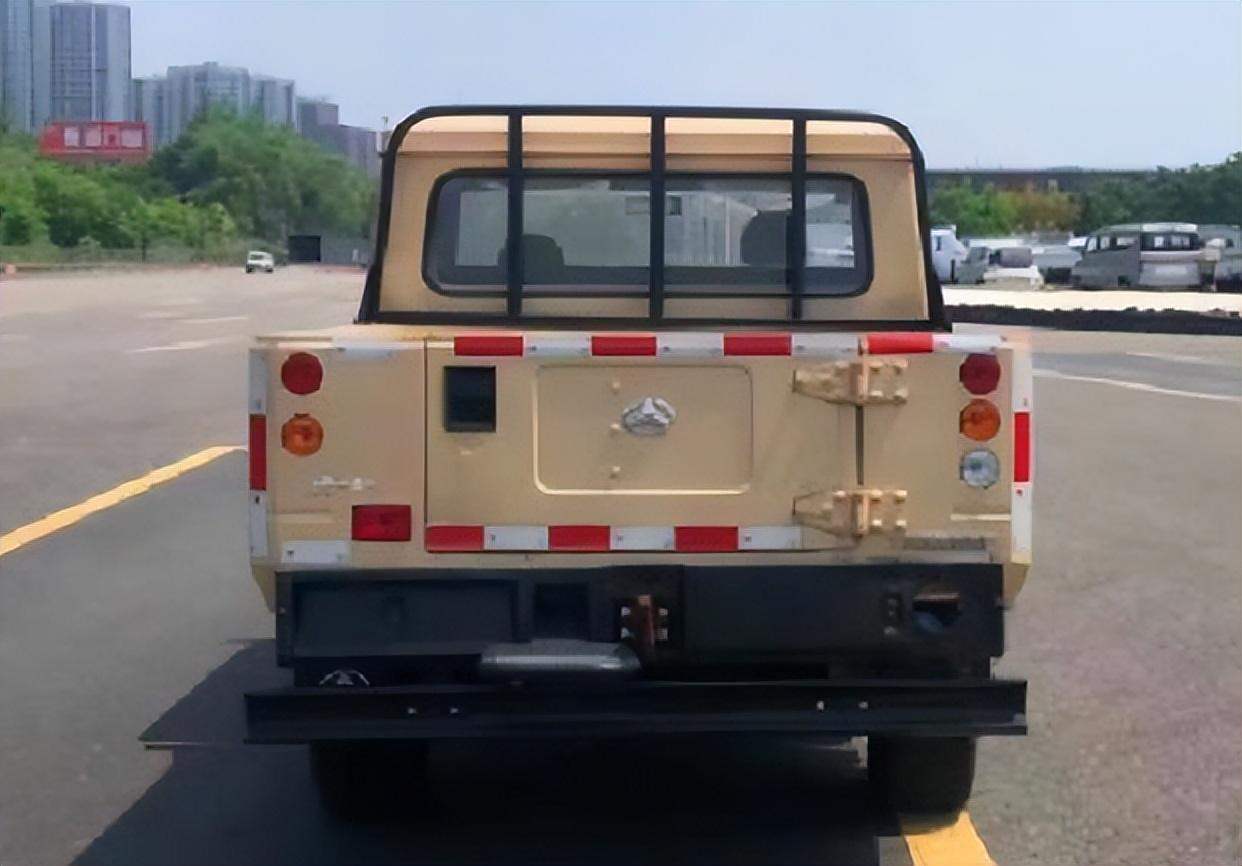 新款北汽勇士皮卡曝光,全系2.4t柴油,起步9万