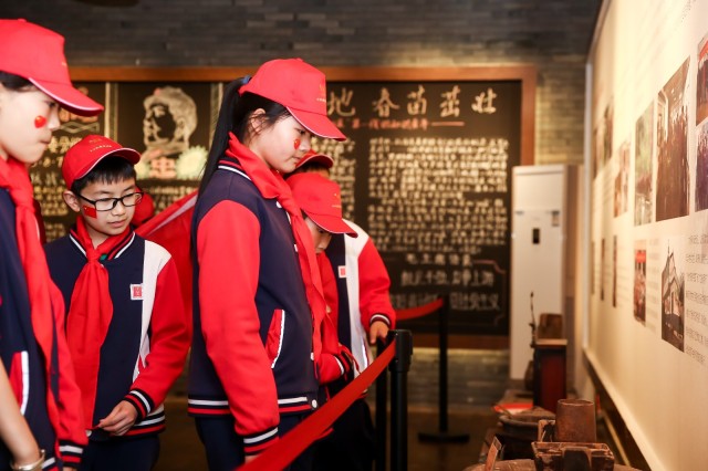 红色印记永流传:桐庐青年以"跑"为媒 开启红色寻访