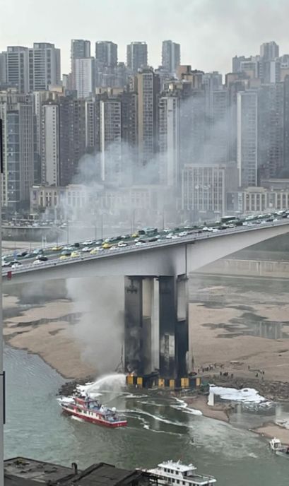 重庆黄花园大桥桥墩火灾引人深思,我们需要更加关注安全!