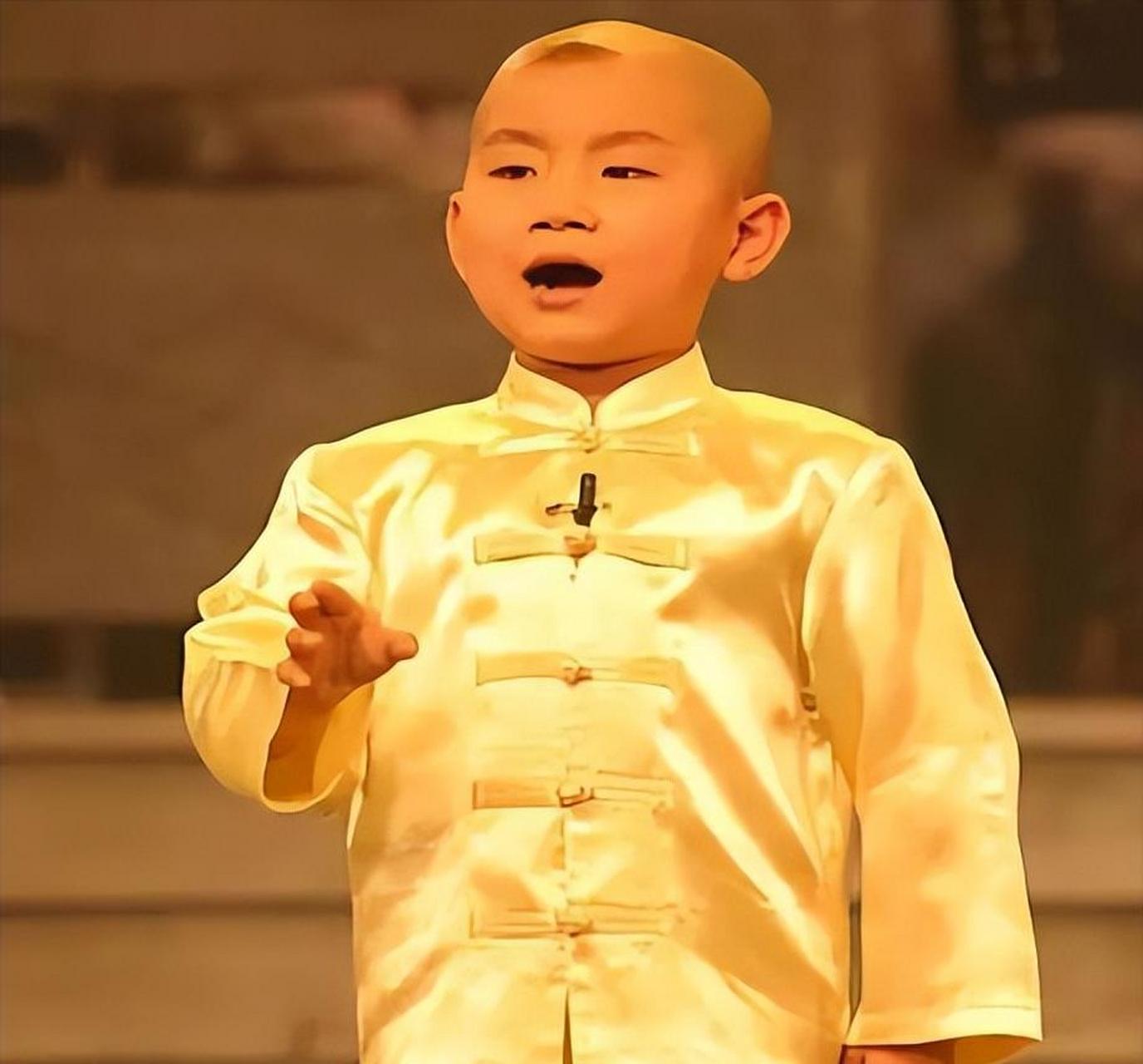 ""如此天赋异禀的陶阳就要断送在郭德纲手里了,"  就因为郭德纲把陶阳