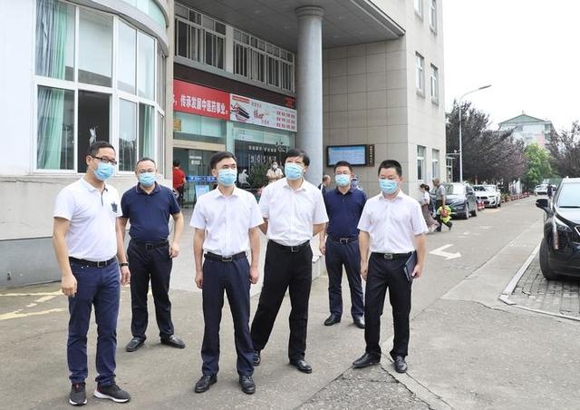 金进富在暗访督查全国文明城市创建工作时强调:打造干净整洁城市环境