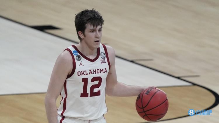 「新秀巡礼」奥斯汀-里维斯:大四即战力 单打得分手