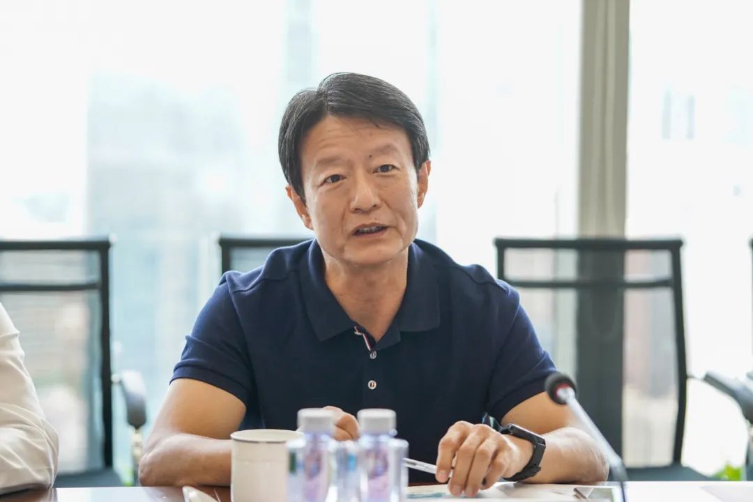 季晶一行参观了中兴通讯研发大楼展厅并与中兴新通讯董事长韦在胜等