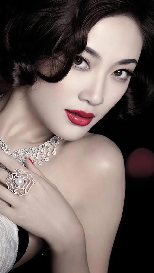 应采儿美照连连看