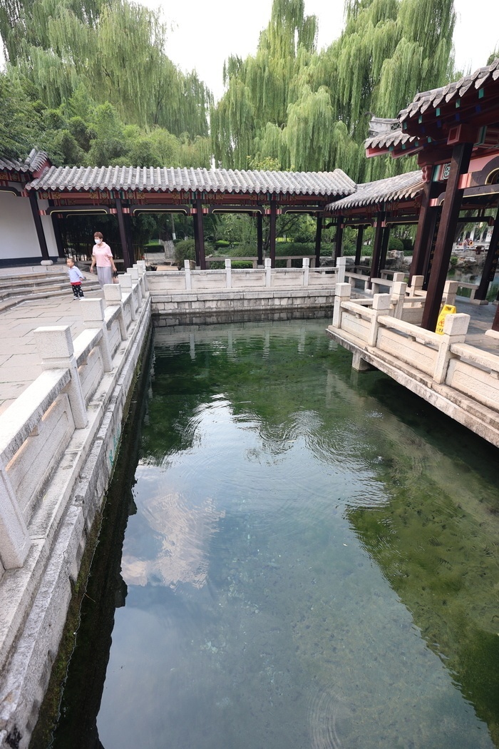 诗画名泉│回马泉:回马蹄落冒清泉 群珠上涌万马腾