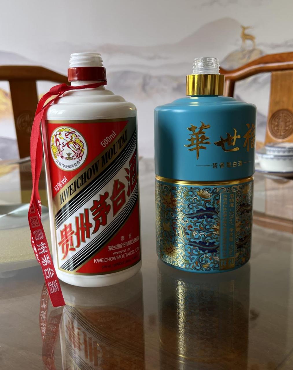 前两天,几个退休老干部齐约小聚,他们个个退休金上万,饭桌上吃的