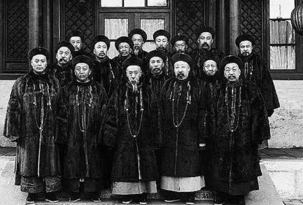 清末立宪派呼吁政改,革命派活动在近代中国历史进程中,发挥作用