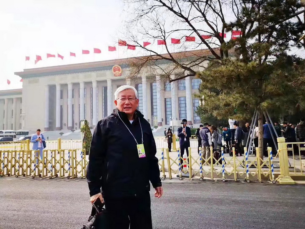 曹可凡和曹景行图片