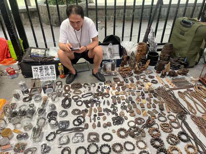 周末要不要来淘宝?杭州二百大收藏品市场,小哥哥小姐姐直呼"看迷了眼"
