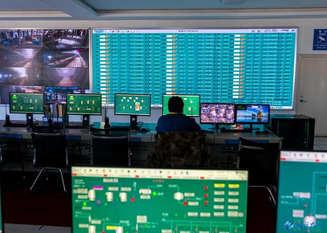 坚持两手抓 夺取双胜利