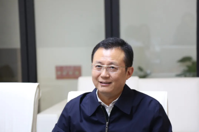 市中新项目管理局局长曾菁华会见中国新加坡商会重庆分会会长吴适存