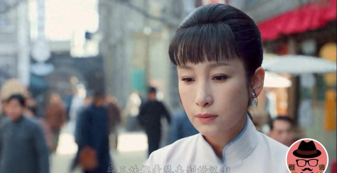 老酒馆斗酒秦海璐面泛桃花,巧笑嫣然,陈宝国开心醉卧草地间!