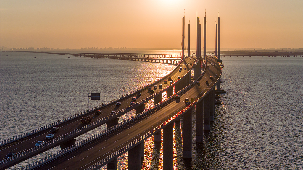 实为中国青岛胶州湾大桥