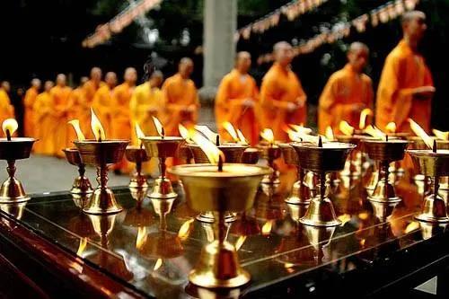 民国海南演义六十二 求神拜佛的邓本殷