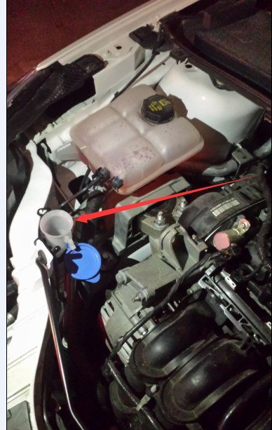 福特福睿斯水箱位置示意图