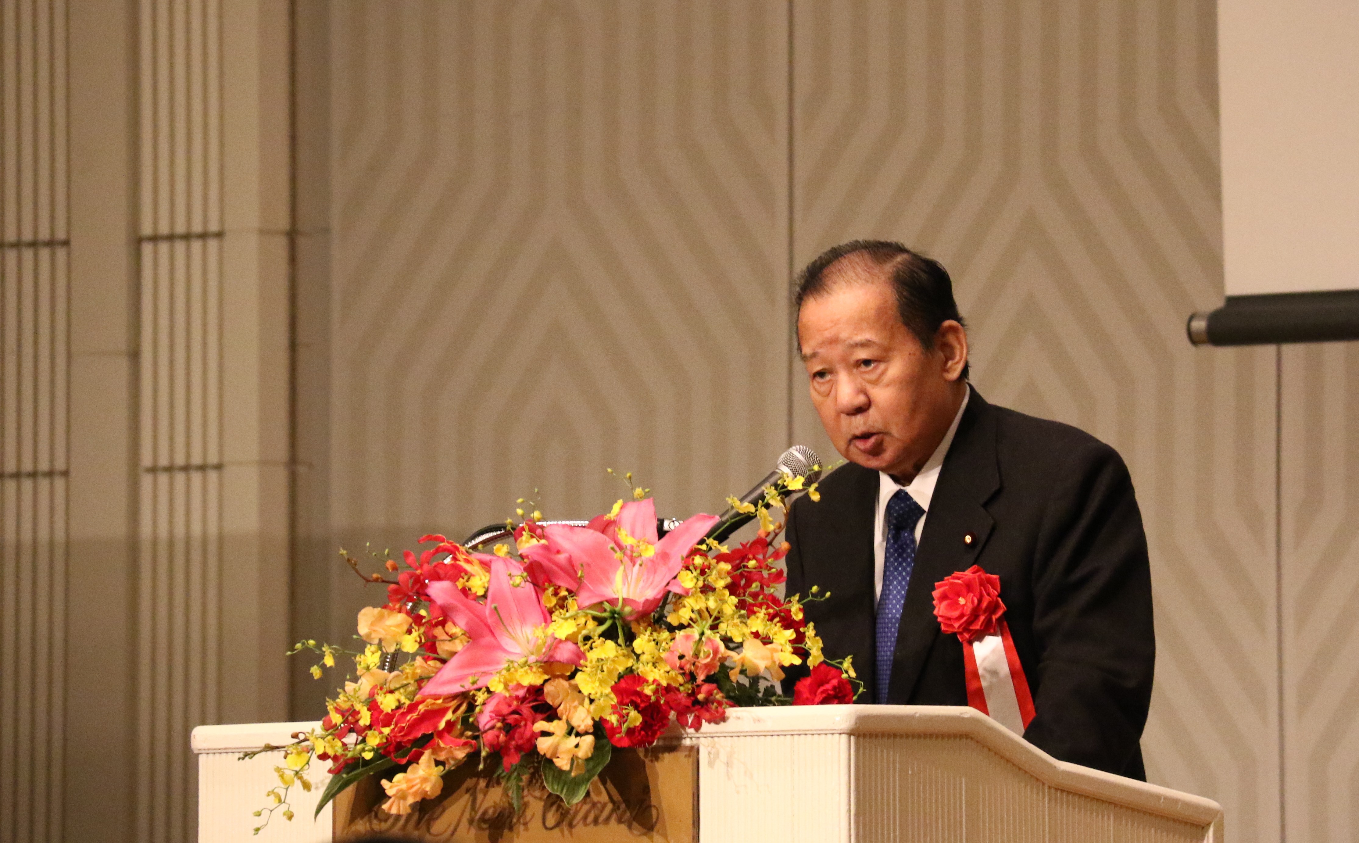 二阶俊博:日中友好议员联盟"最强"会长