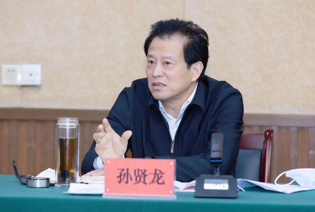 孙贤龙在市人大"政企同心,共克时艰"代表专题征询座谈会上强调:坚定