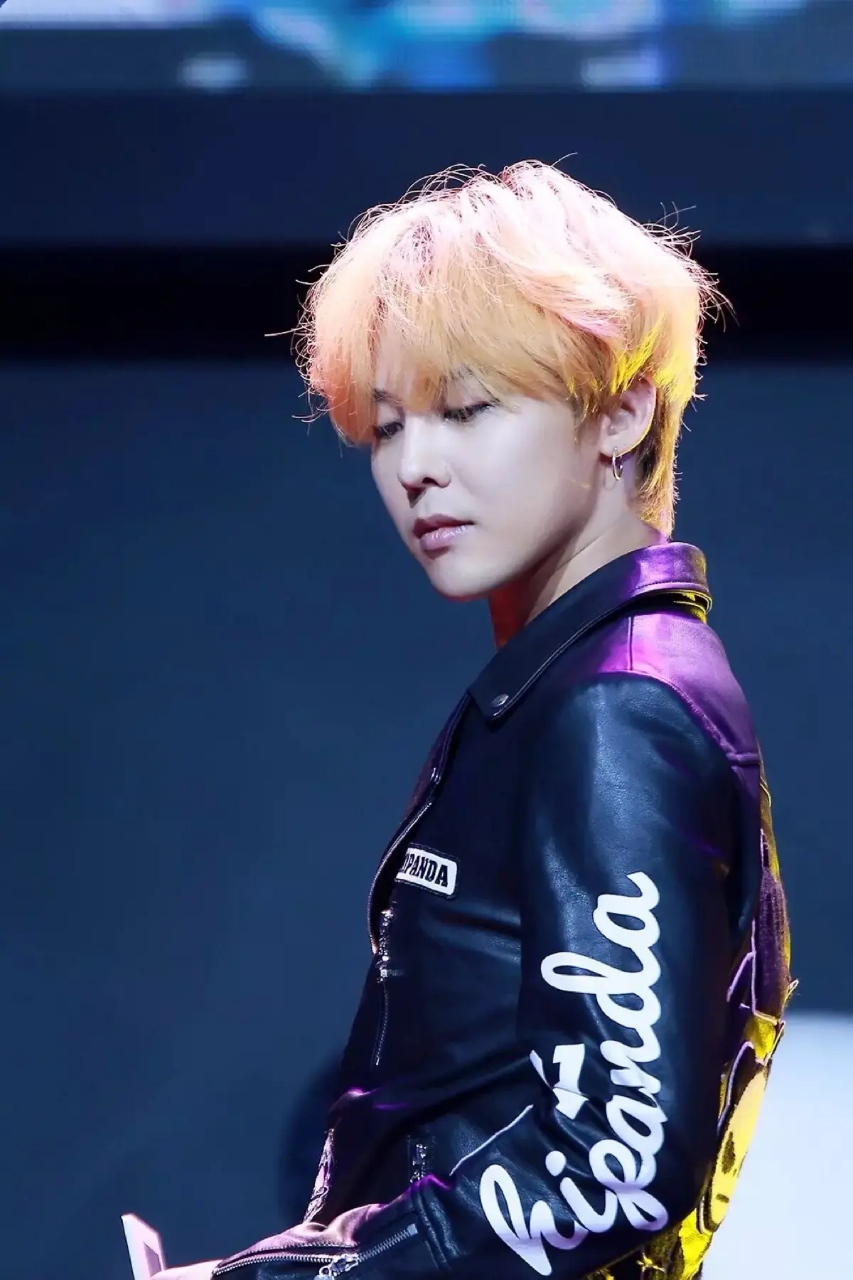 涉毒后权志龙和东家yg闹掰,或将来华签约华纳唱片