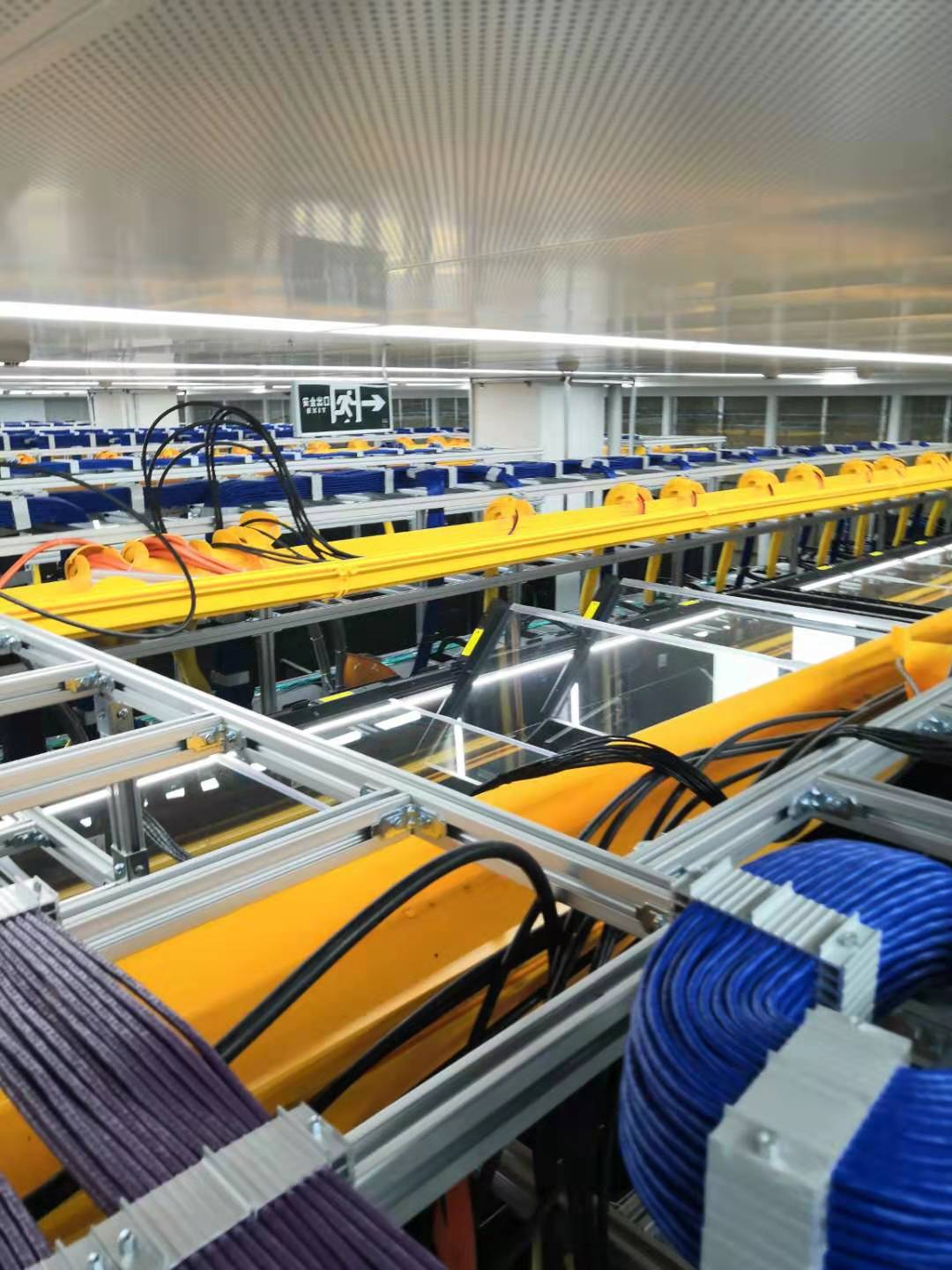 数据中心机房内的走线架布线方案主要包含以下几个方面