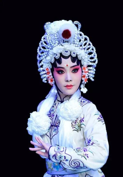 上游读书丨张燕妮:历经千帆竞渡,传承川剧艺术