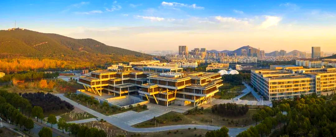 江苏建筑职业技术学院:自然美景与美食校园之旅