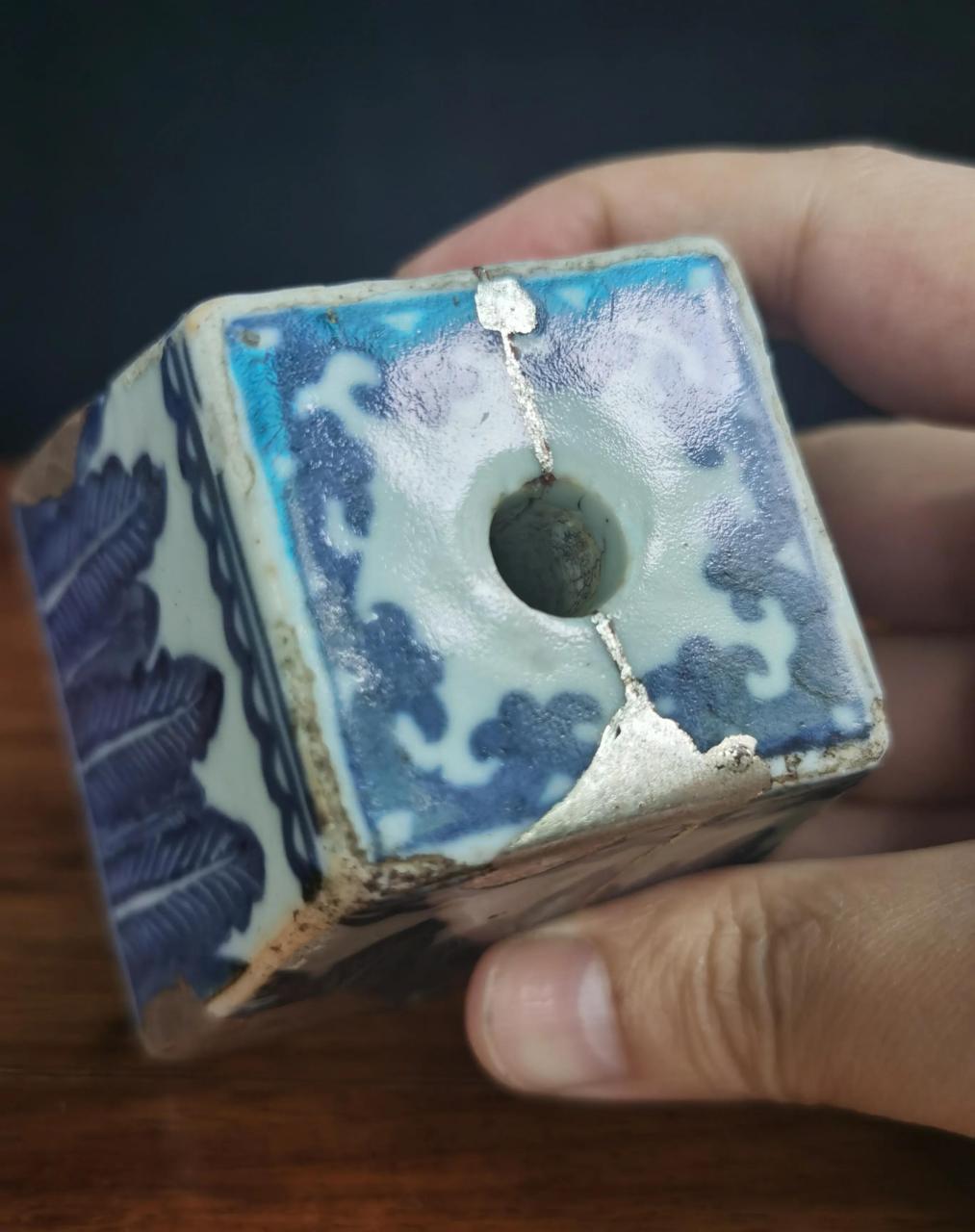 【长物为伴,最是清欢】 清康熙 青花芭蕉纹方型烛台