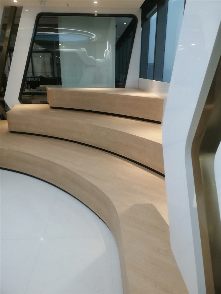 会议室台阶表面应该怎么装饰