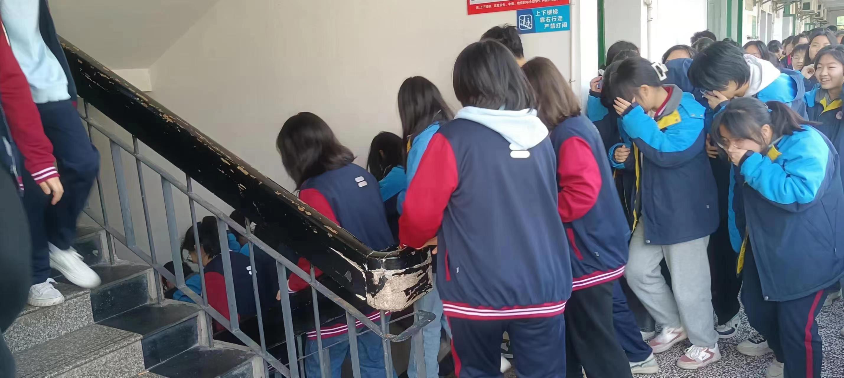 桃江四中举行消防疏散演练活动