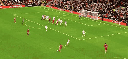 英超利物浦曼联双红会比分_英超-加克波破门萨拉赫点射 利物浦2-2曼联_姆贝莫马奎尔进球