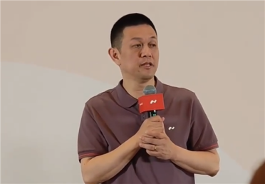 蔚来李斌：特斯拉FSD行业领先 迫不及待想尝试最新版