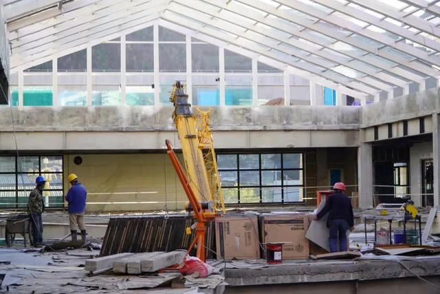 坚持两手抓 夺取双胜利