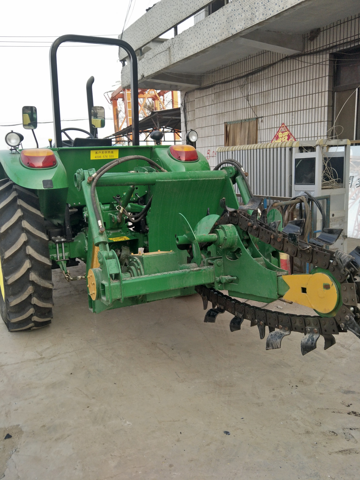 商丘华虹开沟机厂家,专业生产开沟机,圆盘开沟机适合于硬型路面