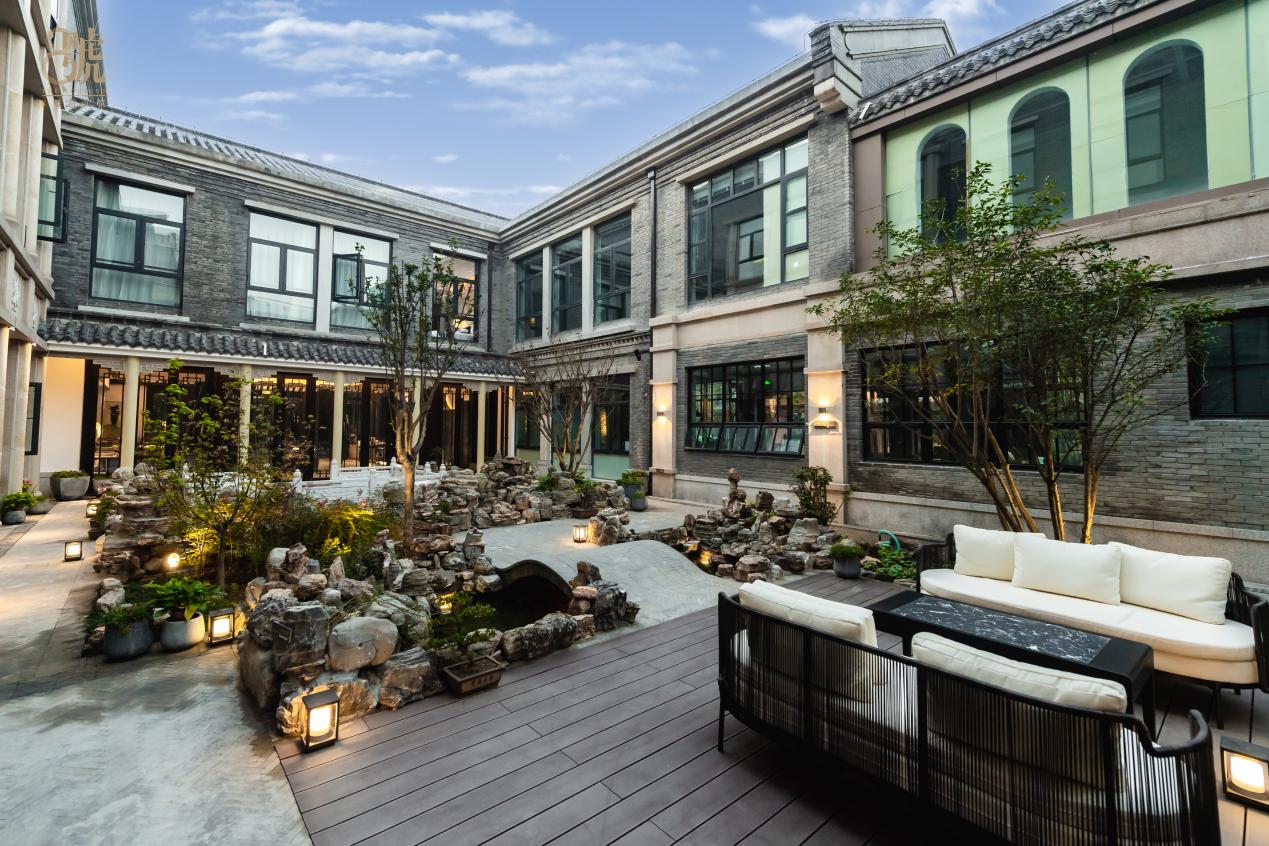 泉水庭院内寻味老济南 城市民宿让人尽享院落奢居生活新体验